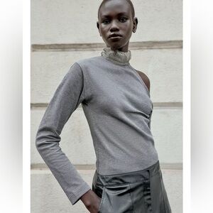 NWT ZARA Asymmetric Gray Soft Off Shoulder Top - Medium